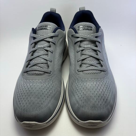 SKECHERS \